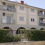 Apartmán Lola *